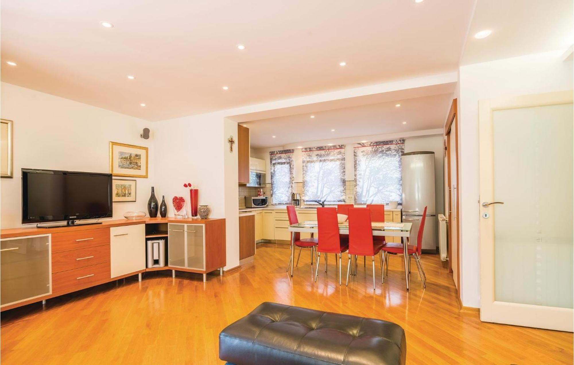 Cozy Apartment In Rijeka With Kitchen Exterior photo